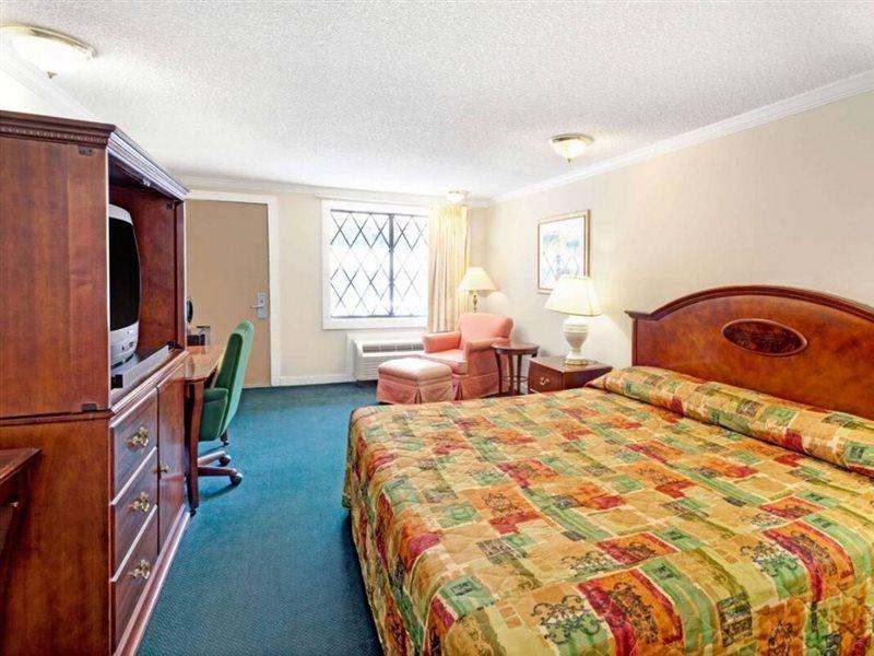 Knights Inn Austell Buitenkant foto